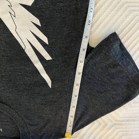 Maverick By Paul Logan Women's Gray T-Shirt Graphic Art White Bird Image Sz S - Picture 8 of 9